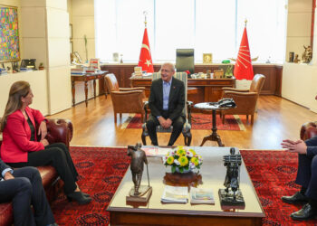 Kılıçdaroğlu Disk Genel Başkanı Çerkezoğlu ile görüştü