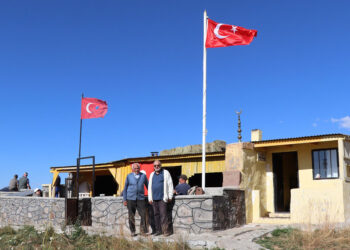 'Kimse donmasın' diye Allahuekber Dağı’na barınak yaptı