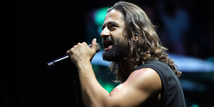 Koray Avcı Büyükçekmece'deki festivalde konser verdi