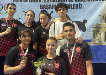 Manisalı karatecilerden 5 madalya
