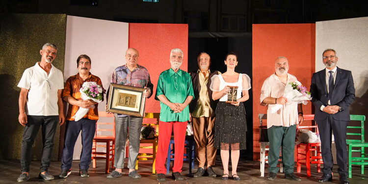 Mersin'de tepki çeken tiyatro oyununa suç duyurusu