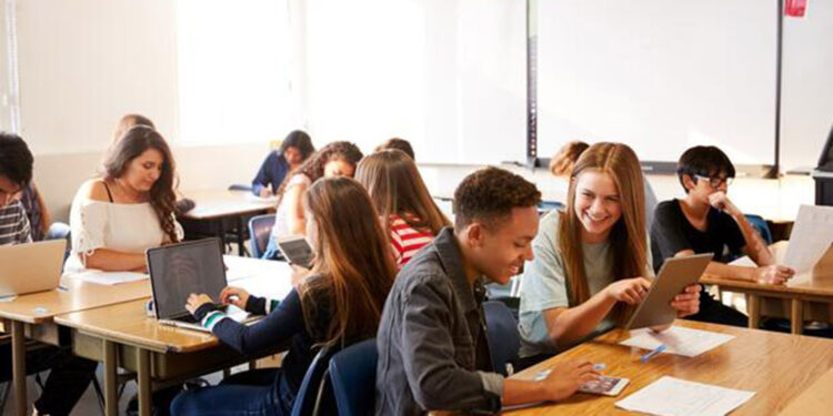 Mezuna kalmak doğru bir karar değil 