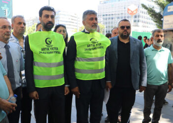 Milli Yol Partisi zamları protesto etti