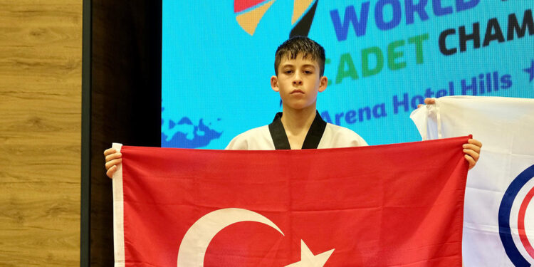 Milli taekwondocu Utku Kap'tan gümüş madalya