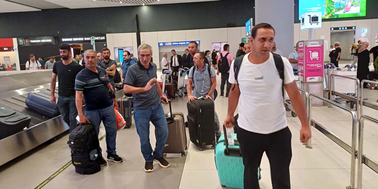 Nijer'deki Türk vatandaşları Türkiye'ye getirildi