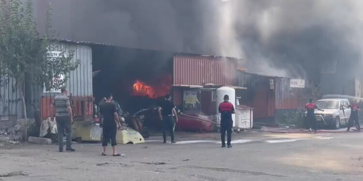 Osmaniye'de temizlik yapılan tankerde patlama: 2 yaralı