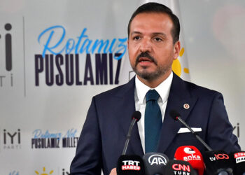 Partiler kendi kimlikleriyle hizmet edemez oldu