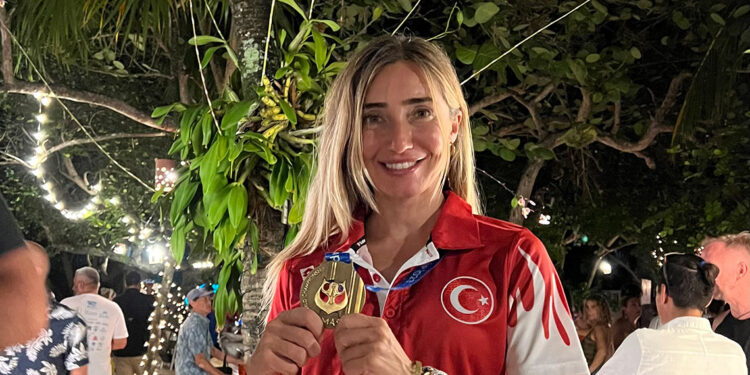 Şahika Ercümen, Serbest Dalış Şampiyonası’nda üçüncü oldu