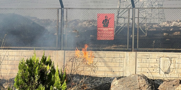 Şanlıurfa'da ot yangını askeri bölgeye sıçradı