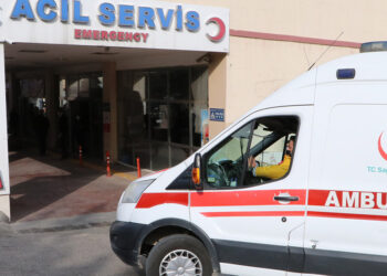 Şanlıurfa'da otomobiller çarpıştı: 1 ölü, 6 yaralı