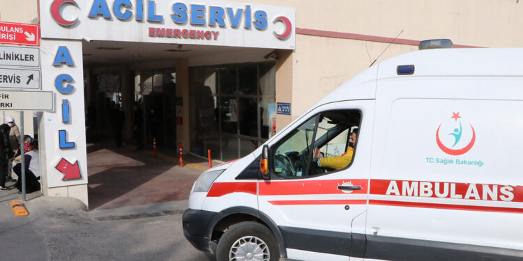 Şanlıurfa'da otomobiller çarpıştı: 1 ölü, 6 yaralı