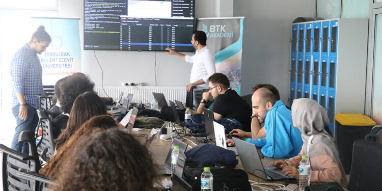 Siber güvenlikte yetişmiş elemana ihtiyaç var