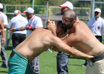 Sivas'ta Muhsin Tazıcıoğlu Karakucak Güreşleri Festivali