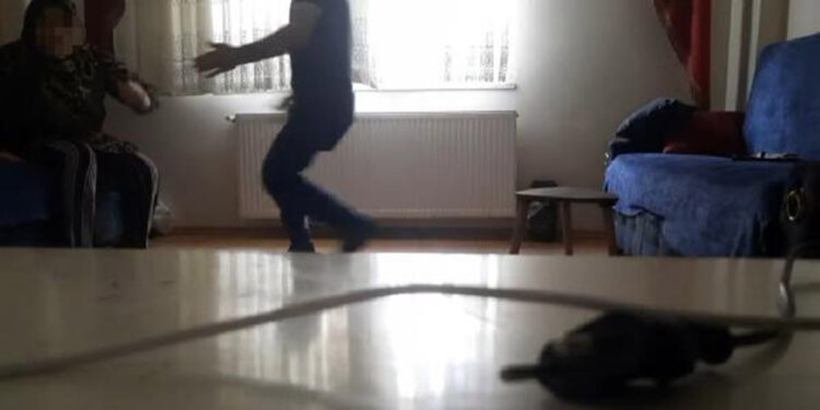 Sultangazi'de ev sahibi kiracıyı taciz etti