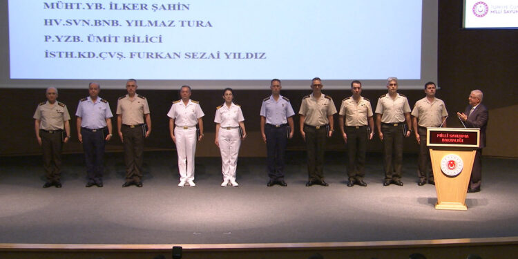 TSK'da terfi eden personele yeni rütbeleri verildi