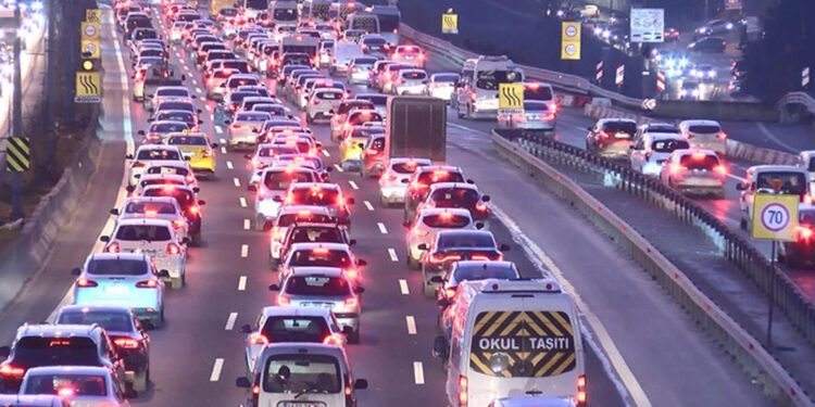 TÜİK: Temmuzda 232 bin 253 taşıtın trafiğe kaydı yapıldı