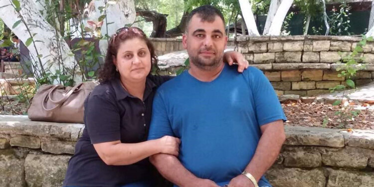 Tabancayla eşini öldürüp intihar etti