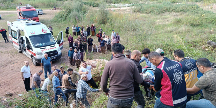 Tarım aracı 80 metreden yuvarlandı: 1 ölü