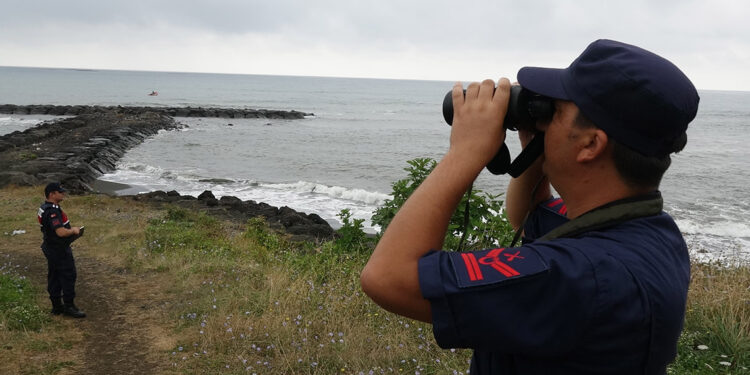 Trabzon'da denizde kaybolan Tekin'i 94 kişilik ekip arıyor