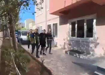 Trafiği durdurup halay çeken 5 sürücüye 18 bin lira ceza