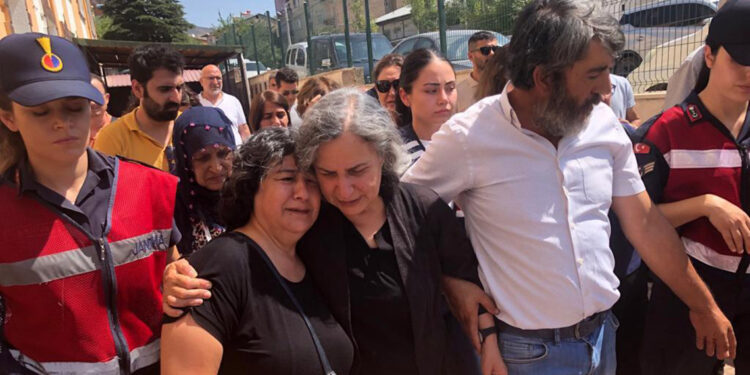 Tutuklu eski başkan Gültan Kışanak, cenaze için Elazığ’da