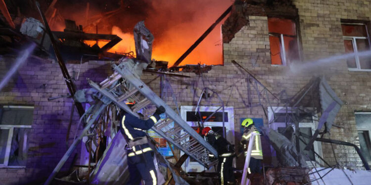 Ukrayna Moskova’yı, Rusya ise Harkiv'i vurdu