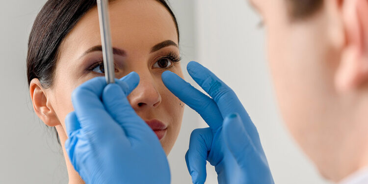 Uzmanı burun estetiğinde merak edilen soruları yanıtladı