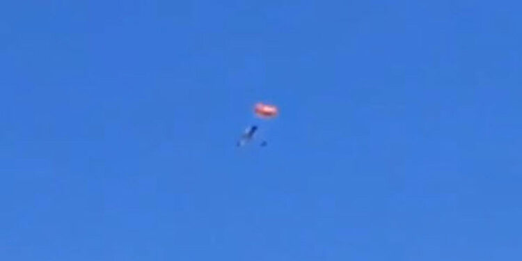 'Yedek paraşüt' hayatını kurtardı