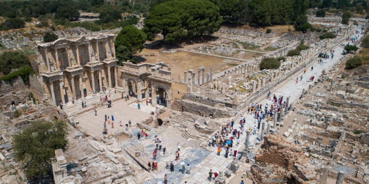 Yılın ilk 7 ayında 2,1 milyon Müze Kart satıldı