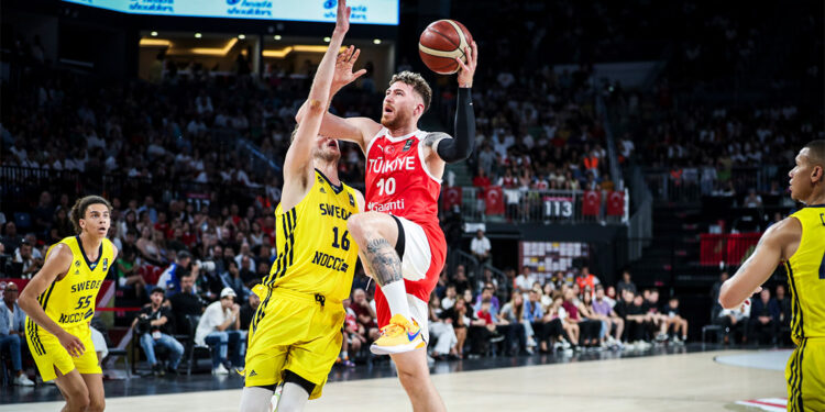 FIBA Olimpiyat Ön Eleme Turnuvası'nda finaldeyiz