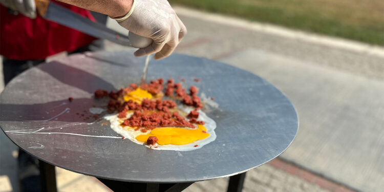 Adana'da hissedilen sıcaklık 50 dereceyi aştı