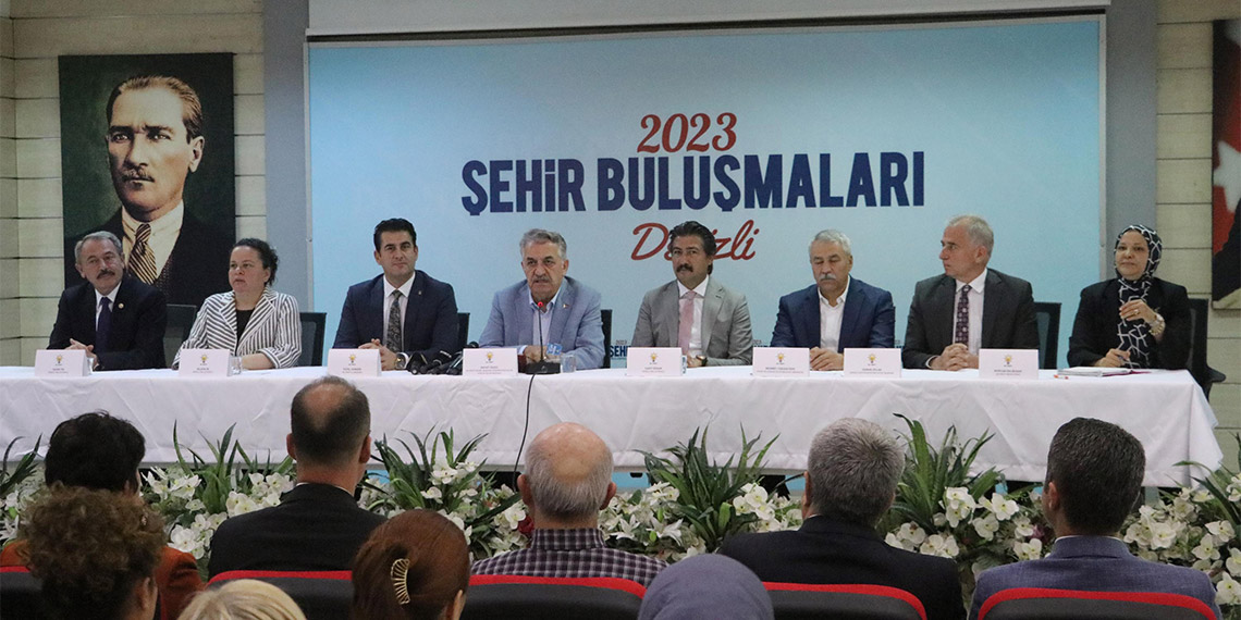 AK Parti Genel Başkan Yardımcısı Hayati Yazıcı, “İnşallah Türkiye'nin bugün yaşamakta olduğu enflasyon olarak dinlediğimiz hayat pahalılığından kaynaklanan sorunları da ilgili arkadaşlarımızın açıkladığı program çerçevesinde Türkiye'nin gündeminden çıkartacağız, hedefimiz bu" dedi.