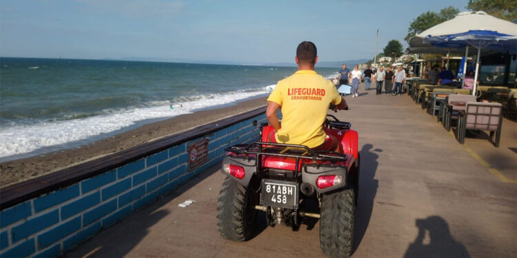 Akçakoca'da denize girmek yasaklandı