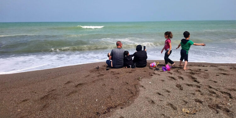 Dikkat! Akcakoca'da denize girmek yasak