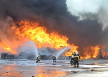 Aksaray'da geri dönüşüm tesisinde yangın