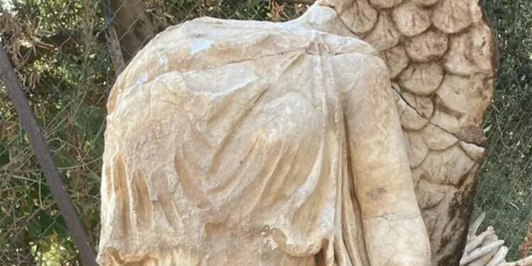 1800 yıllık zafer tanrıçası heykeli bulundu