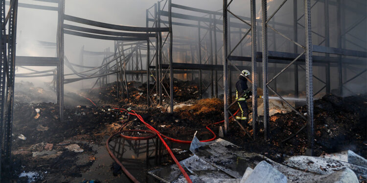 Antalya'da gıda fabrikasında yangın