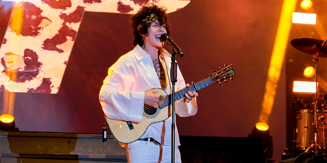 ABD'li pop/rock şarkıcısı LP'den unutulmaz konser