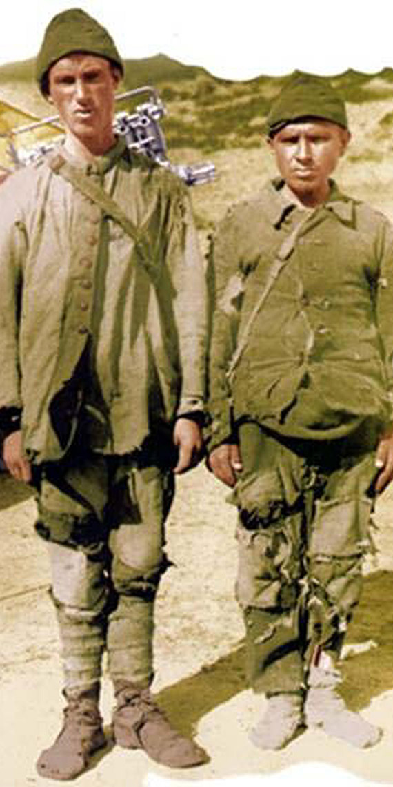 Askerin üstünün yırtık olduğuna ilişkin fotoğraflar Çanakkale Cephesi'ne ait değil