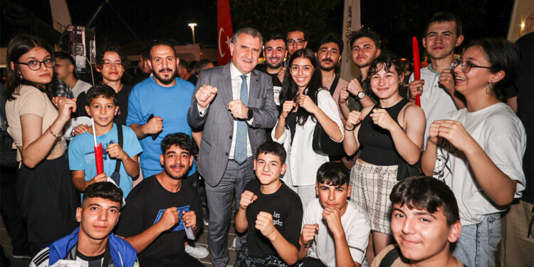 Madalya kazanan milli sporcularımızı tebrik ediyorum