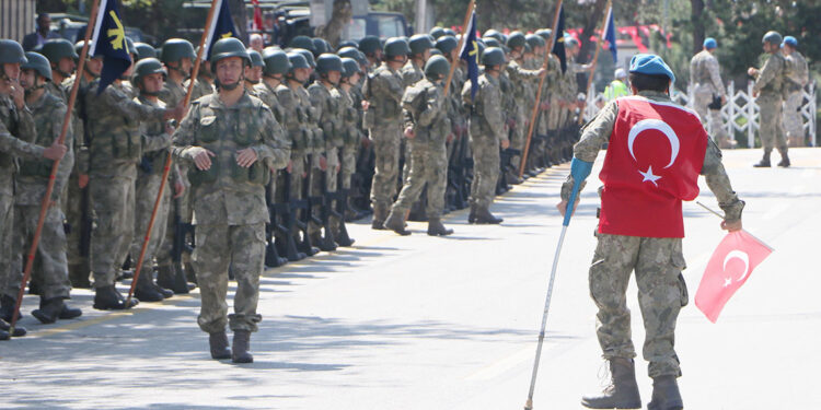 bedensel engelli Yasin Karpuz'un Zafer Bayramı coşkusu