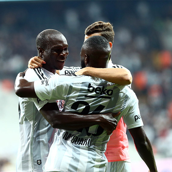 Beşiktaş Neftçi Bakü'yü 2-1 yendi