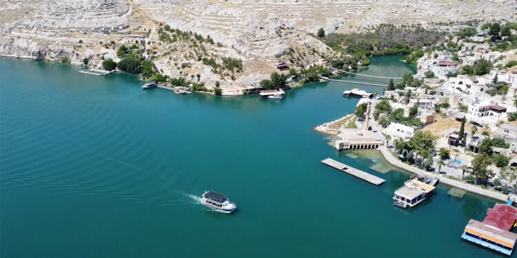 Birecik ile Halfeti'nin Gaziantep'e bağlanması talebi halkı ikiye böldü