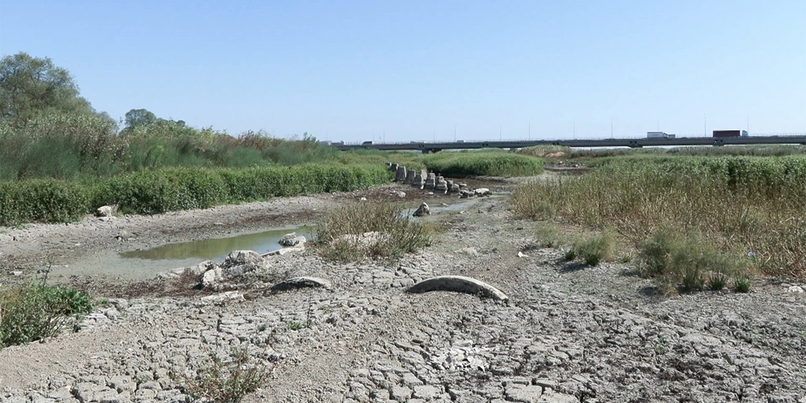 Büyükçekmece Baraj Gölü'nde su seviyesinin düşmesiyle tarihi Çakmak Hattı'nın da bir bölümü gün yüzüne çıkmıştı.