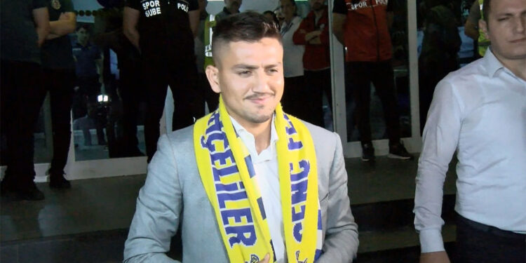 Fenerbahçe'yi şampiyon yapmak istiyorum