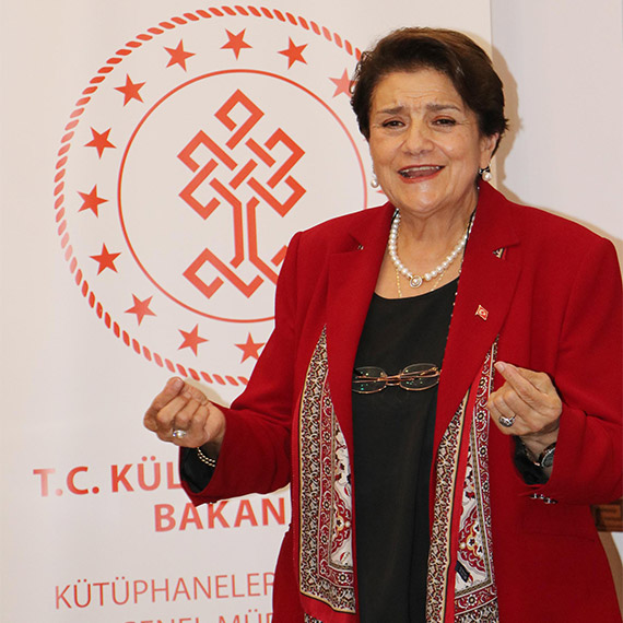 Türk kadını yumruğunu masaya vurduğunda düşman kaçacak yer arardı