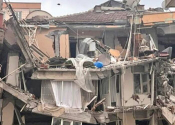Depremde yıkılan Sözel Apartmanı ile ilgili 3 tahliye