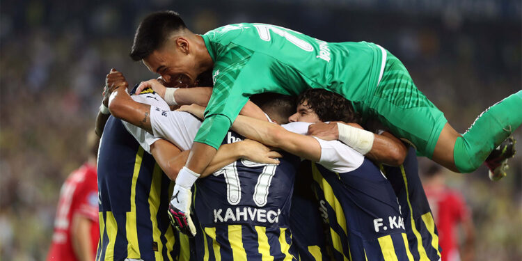 Fenerbahçe Twente'yi 5-1 yendi