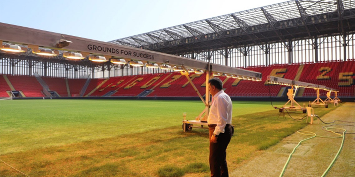Yeni sezon için gün sayan 1'inci Lig'deki Göztepe'de stadyum krizi devam ediyor, Göztepe ilk haftalarda evi Gürsel Aksel Stadı'ndan uzak kalacak.