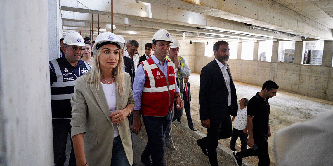 Elazığ’a gelen İstanbul Büyükşehir Belediye (İBB) Başkanı Ekrem İmamoğlu “İddiayla söylüyorum; biz, 5 yıl bittiğinde, Türkiye Cumhuriyeti tarihinin en güçlü, en üretken, toplumuyla en iç içe, en demokratik bir yönetimi olduğumuzu, rakamlarıyla, istatistikleriyle ortaya koyacağız” dedi.